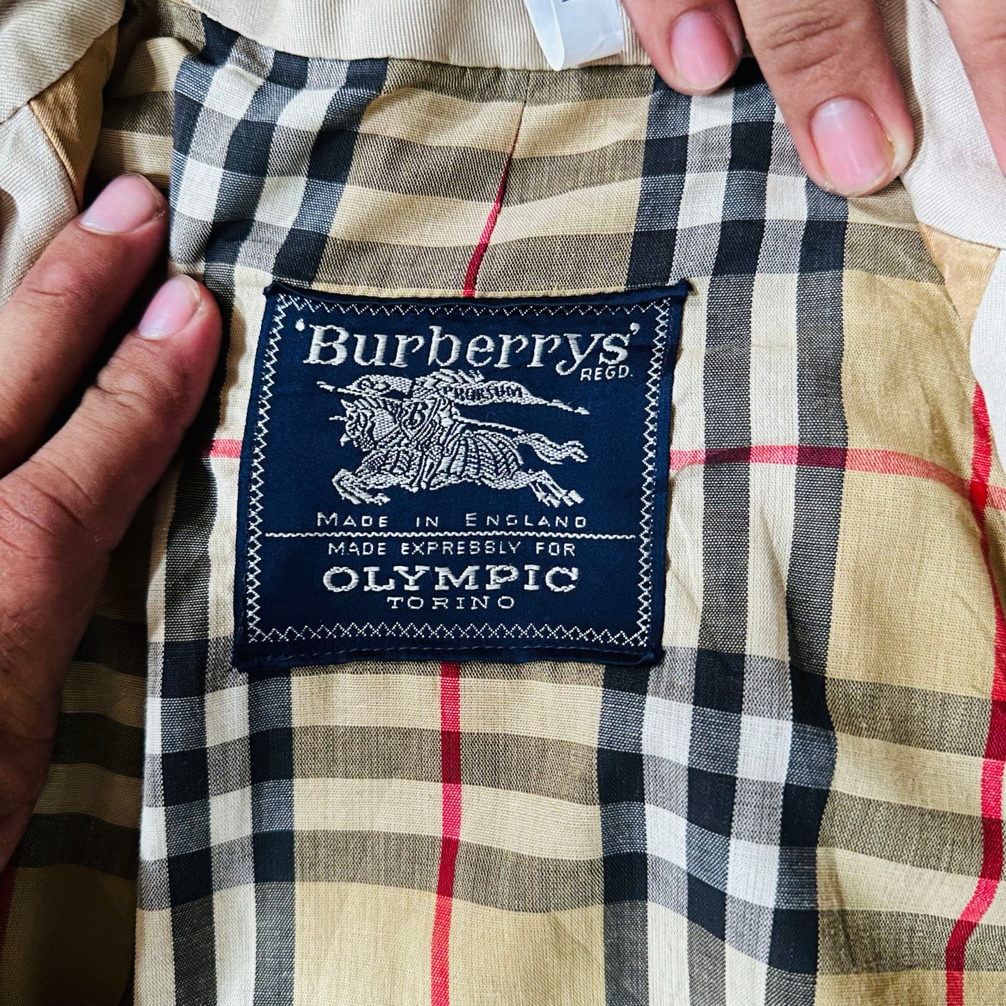 Vintage 70s-90s England Burberry Pre-owned Luxury Trench Coats