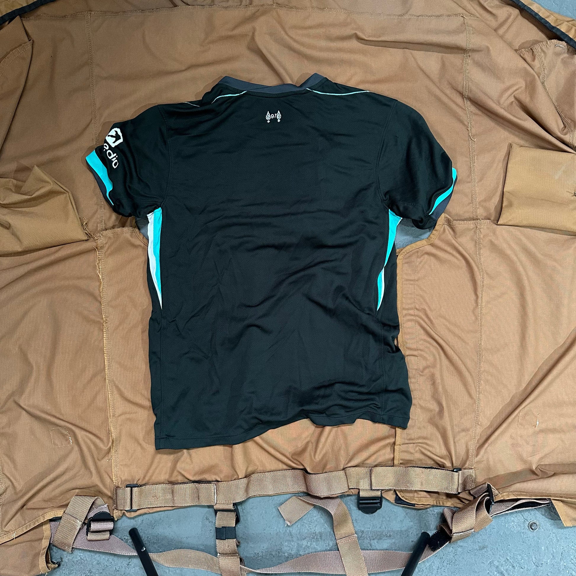 Vintage Nike Sportswear Jerseys