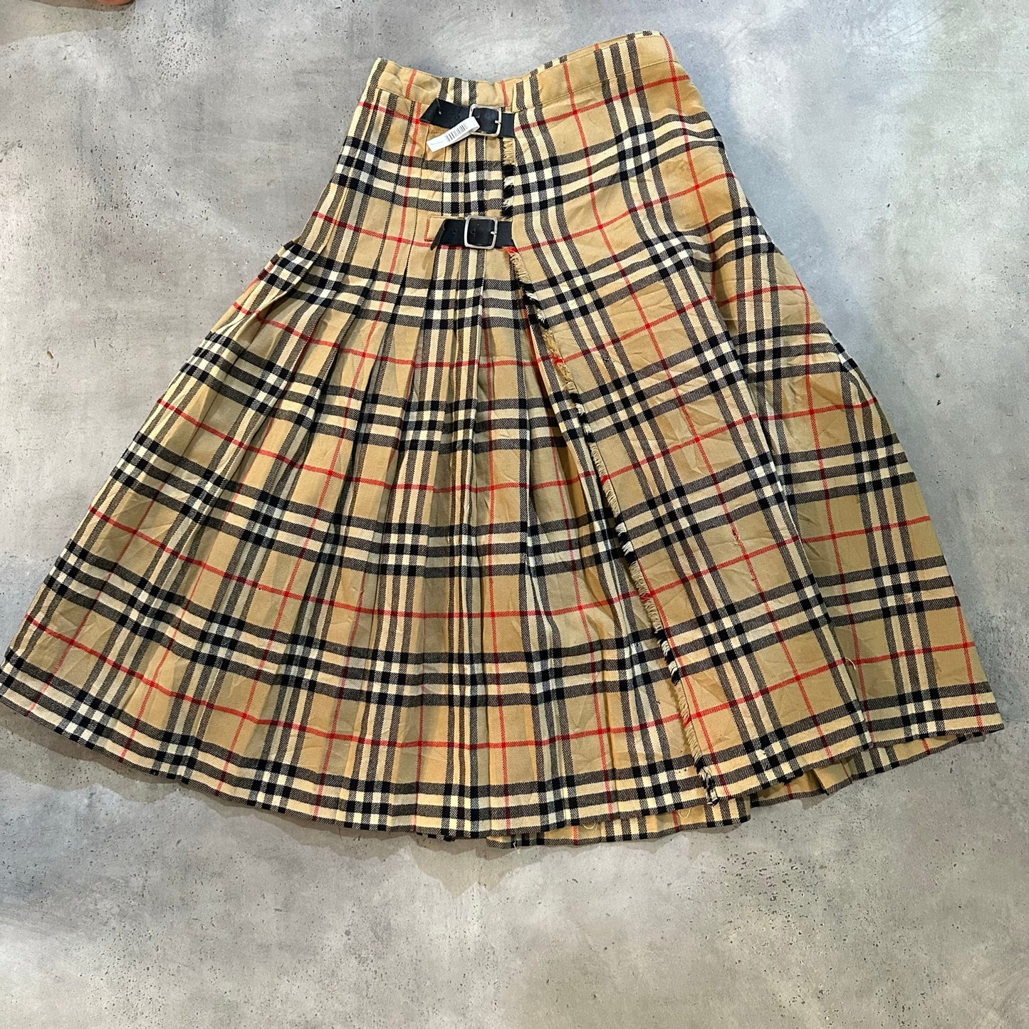 Vintage 70s-90s Scotland Burberry Pre-owned Luxury