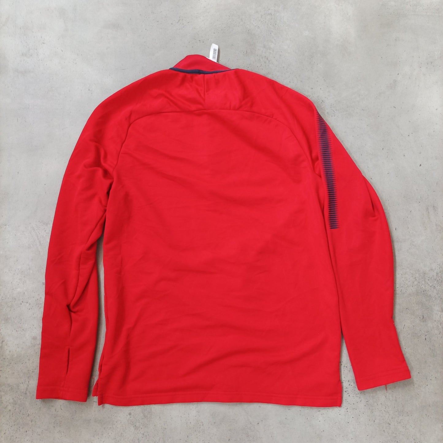 Vintage Nike Sportswear Jerseys