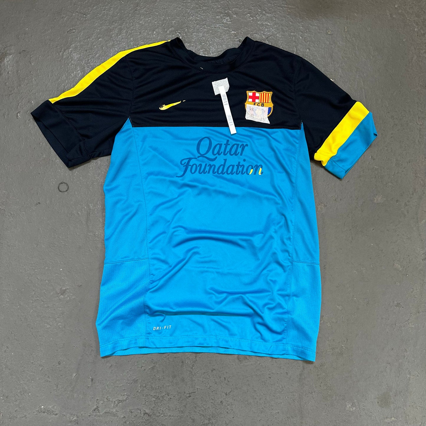 Vintage Nike Sportswear Jerseys