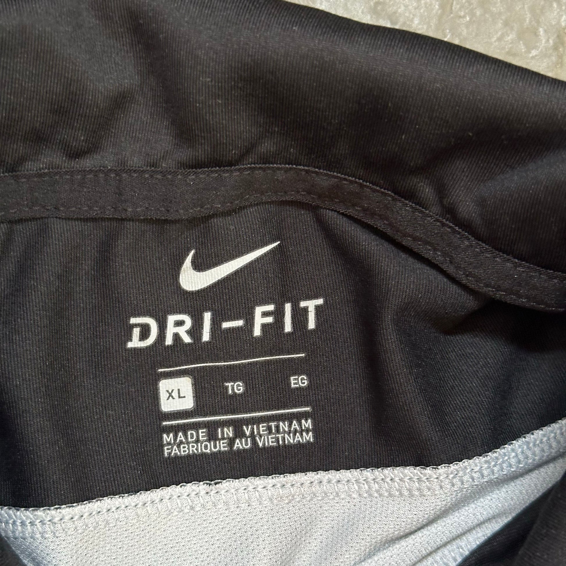 Vintage Nike Sportswear Polo/Rugby Shirts