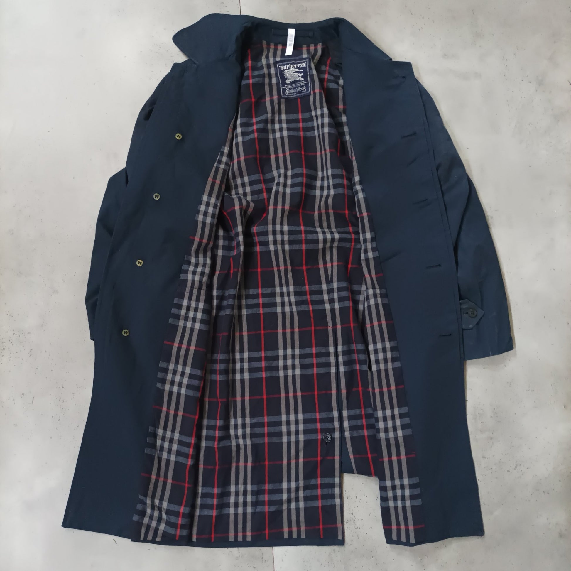 Vintage 70s-90s England Burberry Pre-owned Luxury Trench Coats