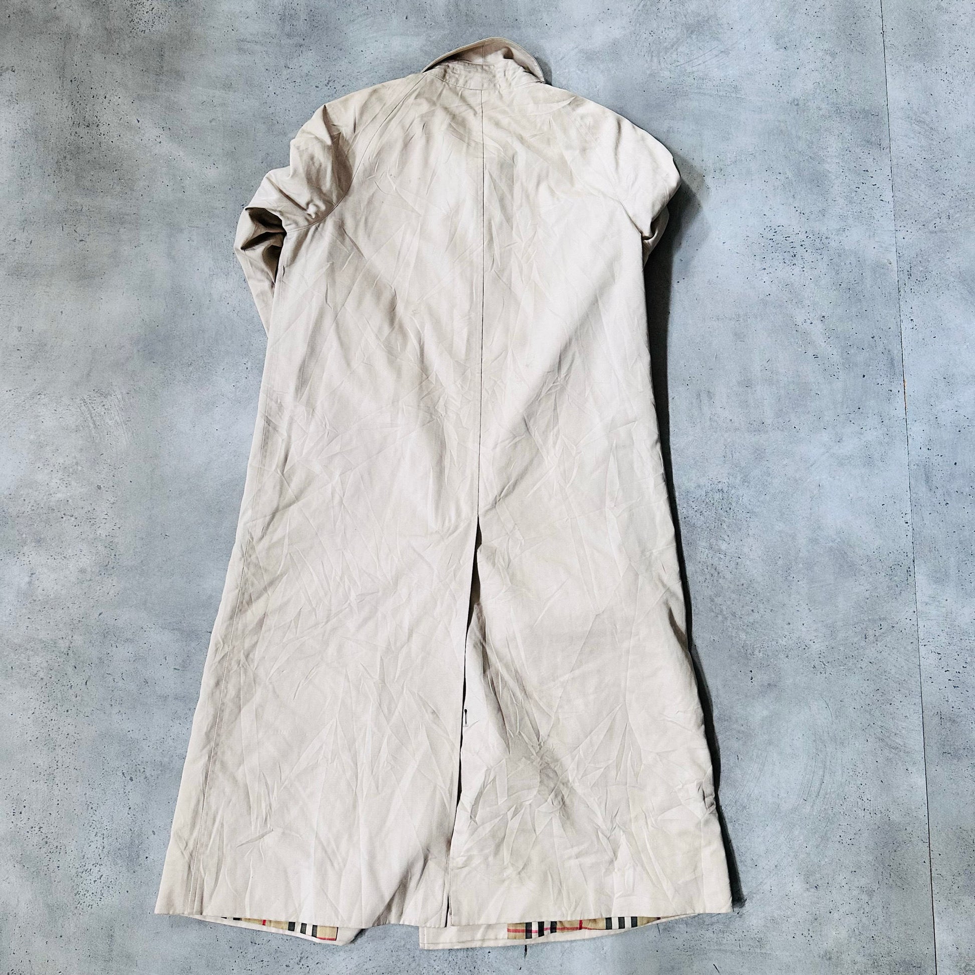 Vintage 70s-90s England Burberry Pre-owned Luxury Trench Coats