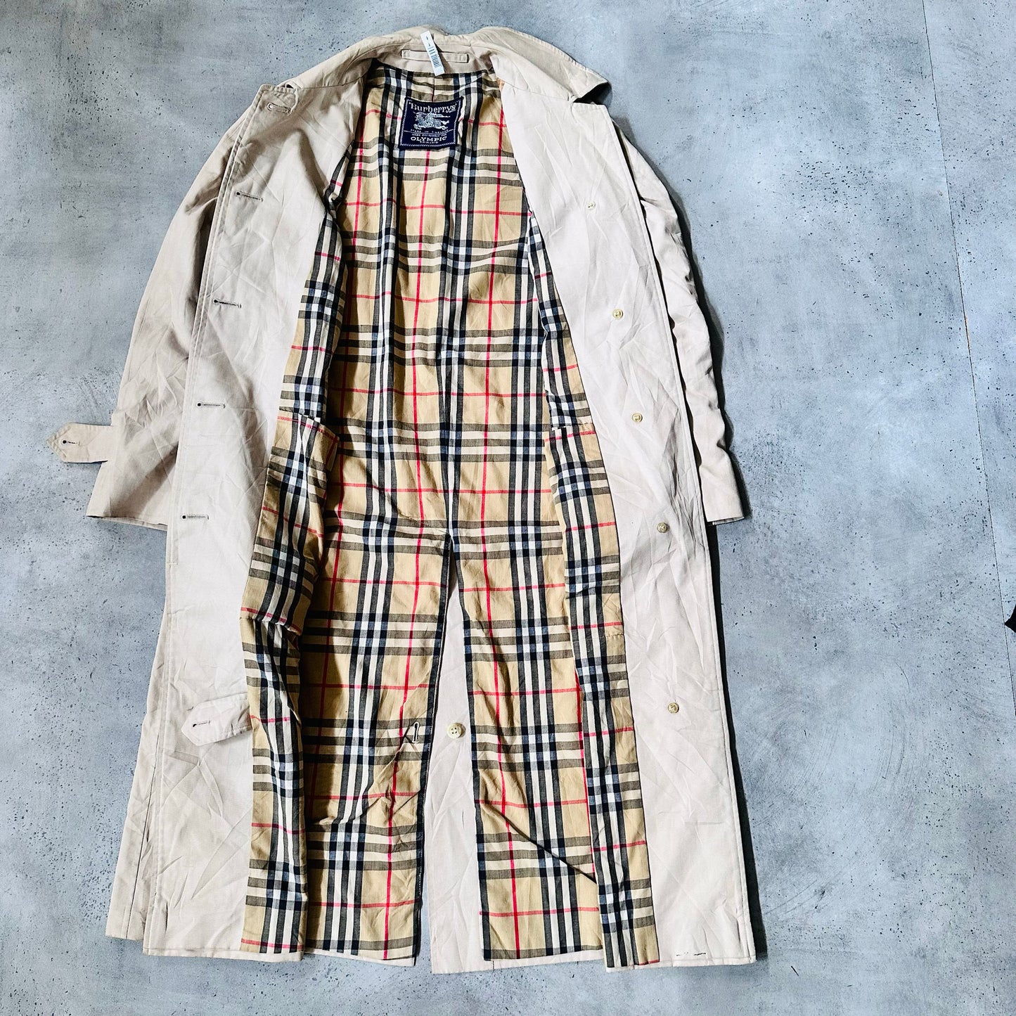 Vintage 70s-90s England Burberry Pre-owned Luxury Trench Coats