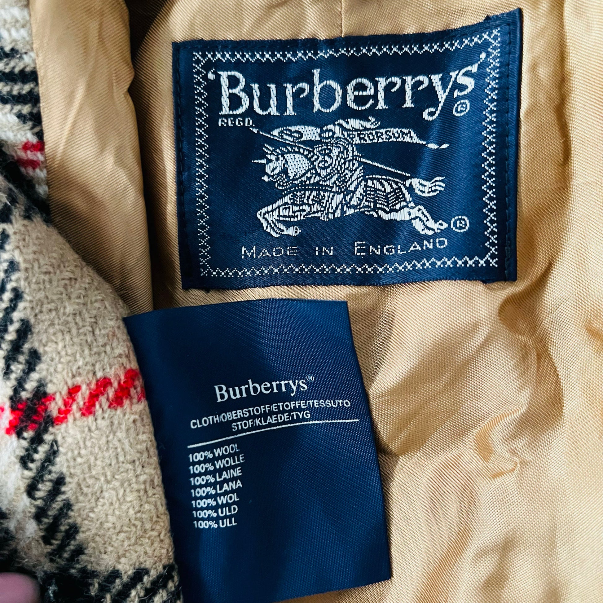 Vintage 70s-90s England Burberry Pre-owned Luxury Trench Coats