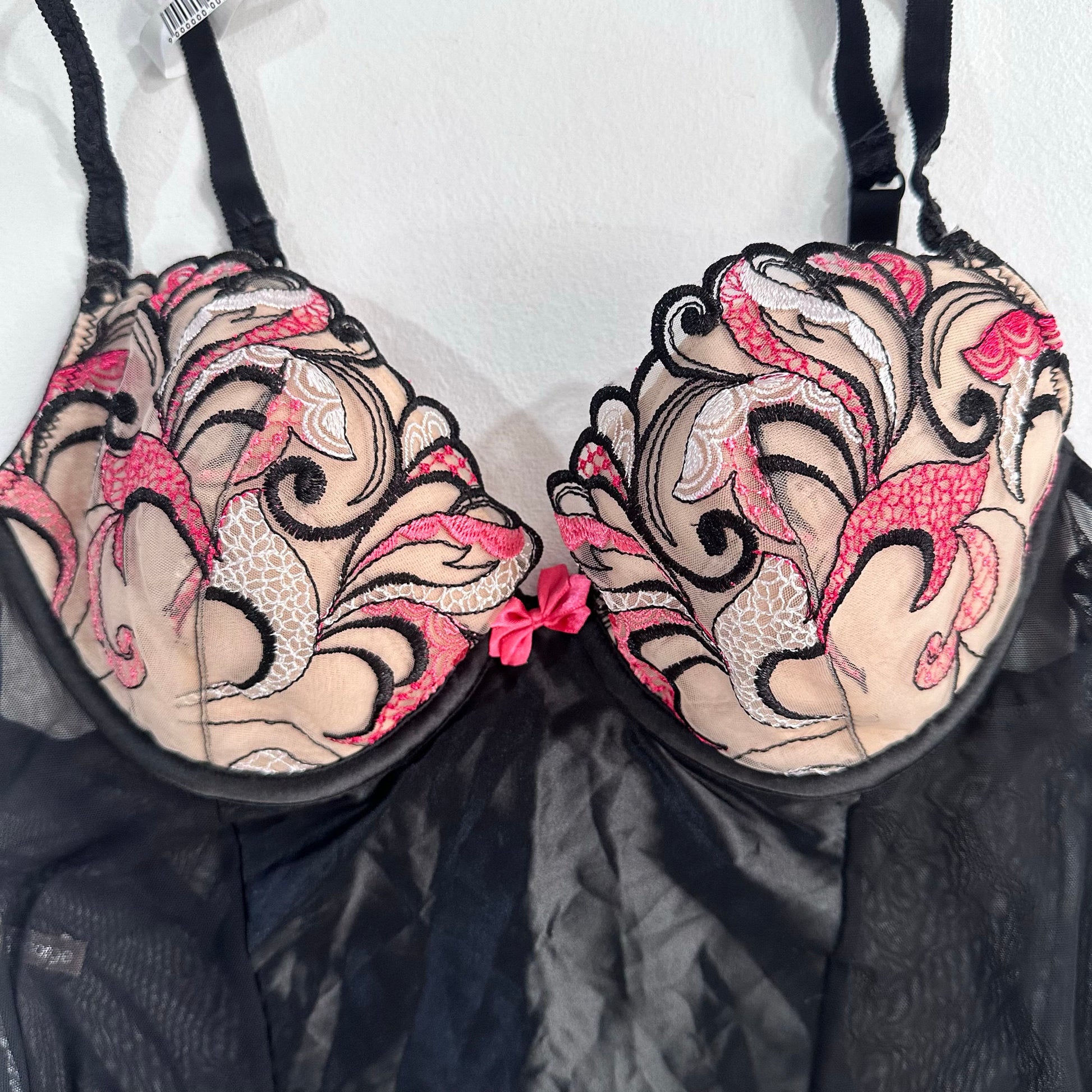 Feminine Embroidered Satin Bow RougeGorge Bodysuit